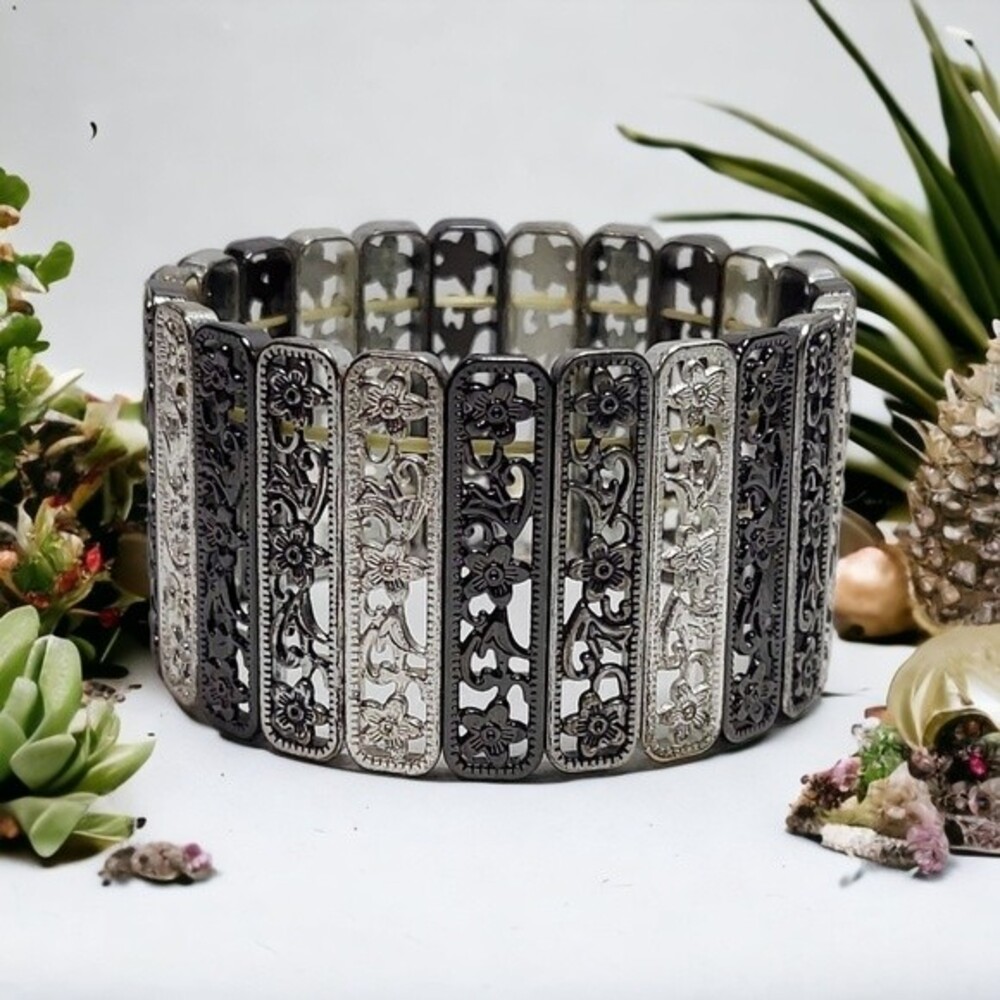 Metal bracelet Black Gray Silver colored stretch 7" 1.25" wide